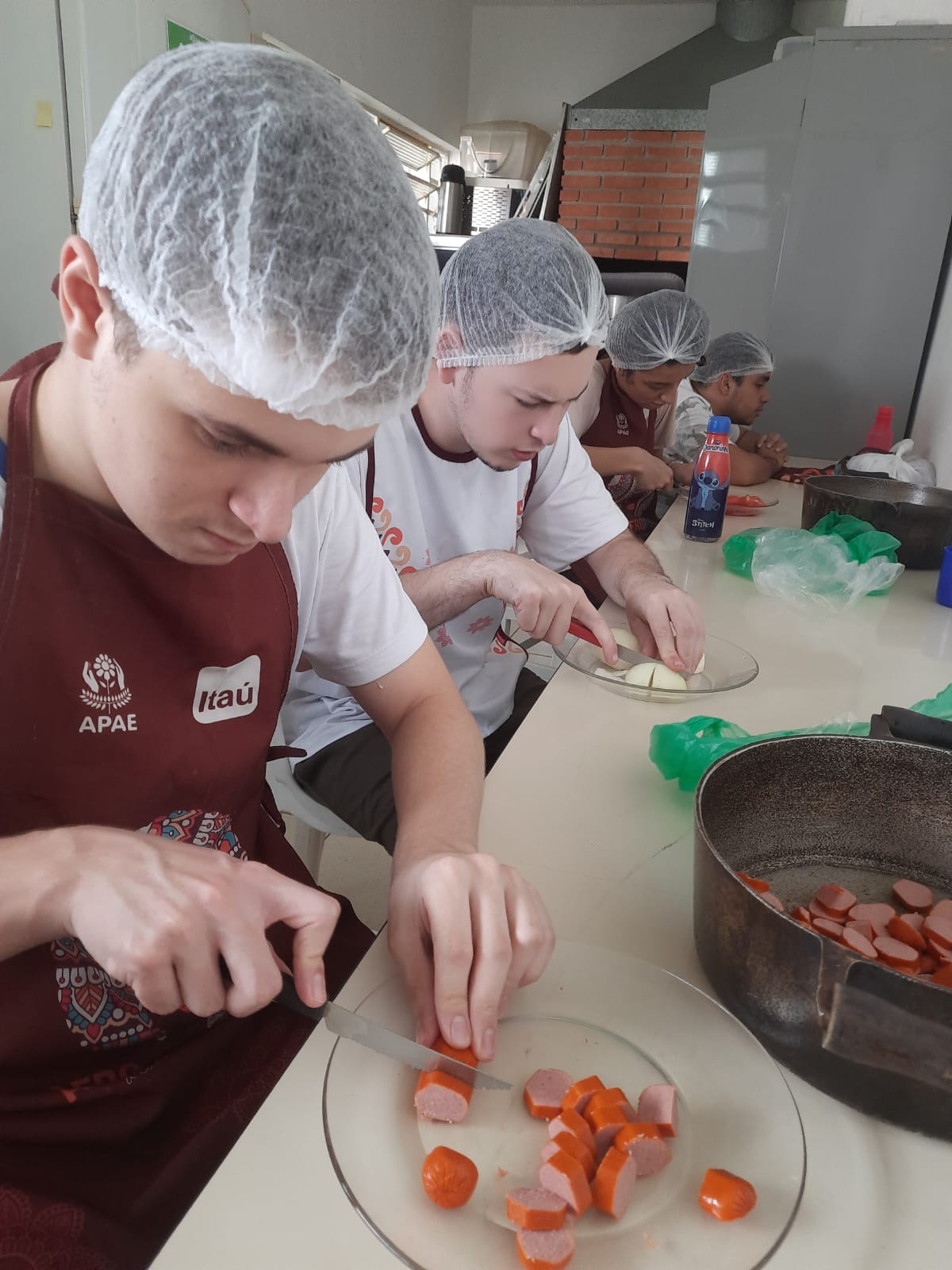 Atividade prática de culinária com alunos