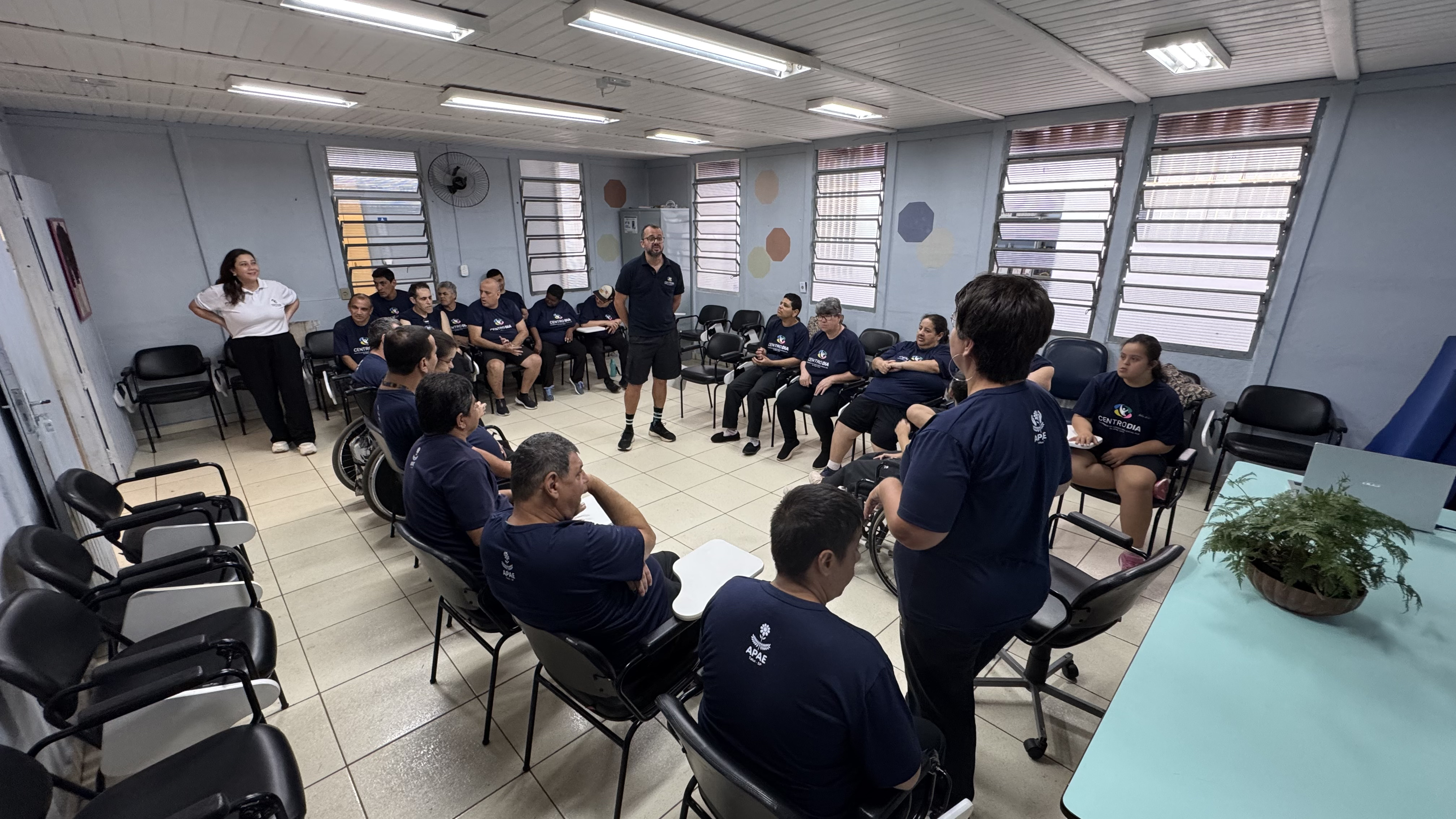 Roda de conversa com equipe multidisciplinar e familiares
